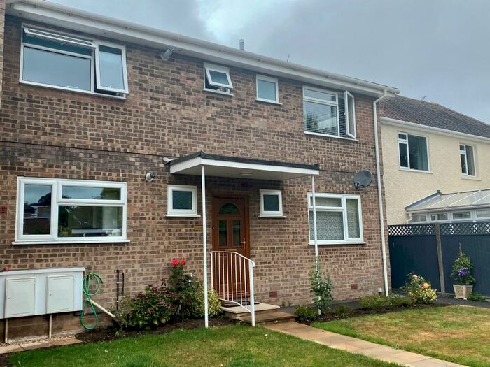 2 Bedroom Flat To Rent In The Grange, BH18