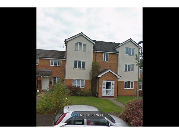 2 Bedroom Flat To Rent In Foxdale Drive, Brierley Hill, DY5