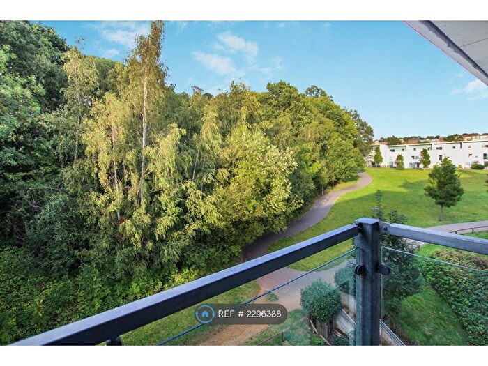2 Bedroom Flat To Rent In Wilkinson Court, Brentwood, CM14