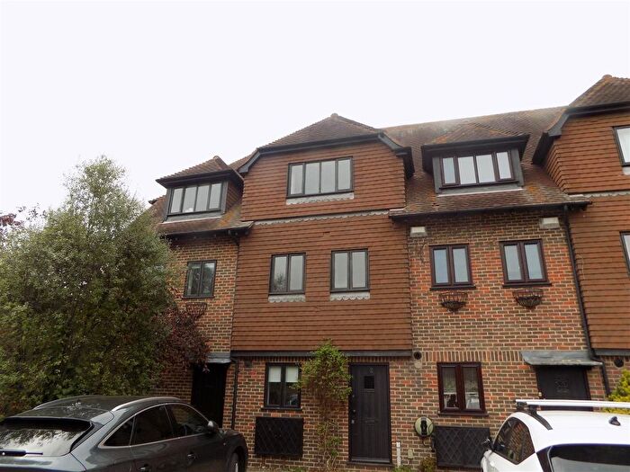 4 Bedroom Terraced House To Rent In Linden Chase, Linden Grove, Canterbury, CT2