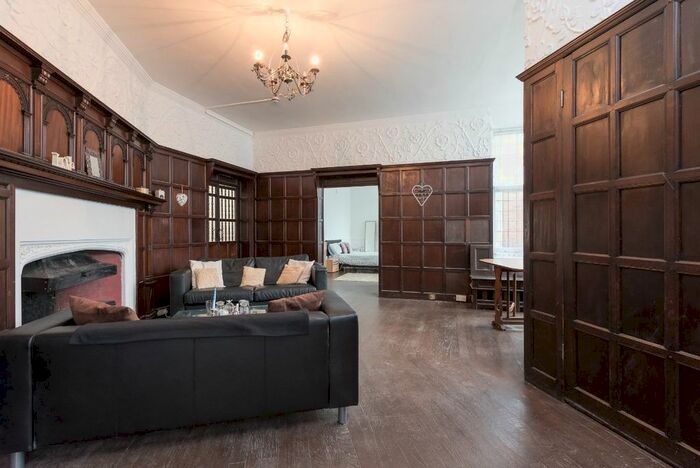 2 Bedroom Flat To Rent In Shire Oak Road, Headingley, Leeds, LS6