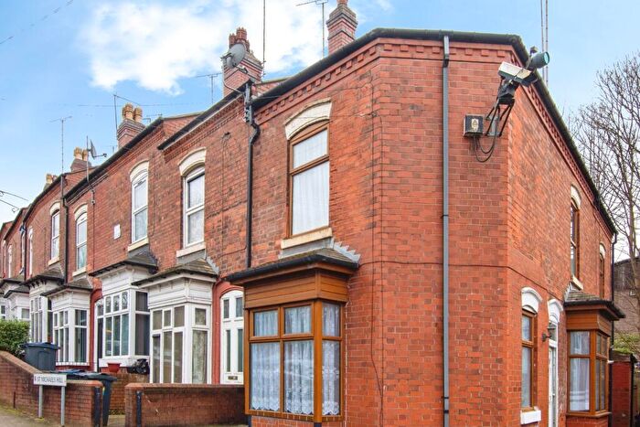 3 Bedroom End Of Terrace House For Sale In St. Michaels Hill, Birmingham, West Midlands, B18