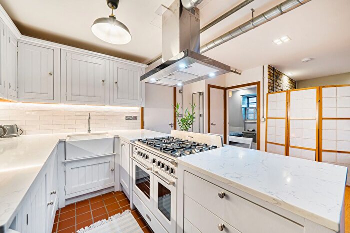 2 Bedroom Flat For Sale In Beardell Street, London, SE19