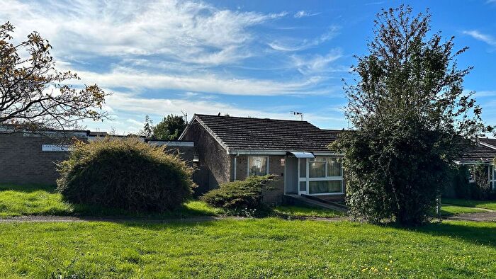 2 Bedroom Detached Bungalow To Rent In Lavender Place, Carterton, OX18