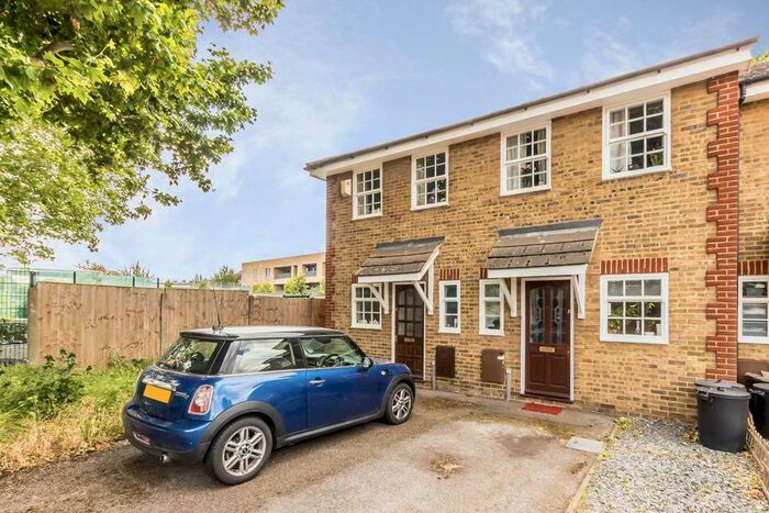 2 Bedroom Terraced House To Rent In Oakshaw Road, London, SW18