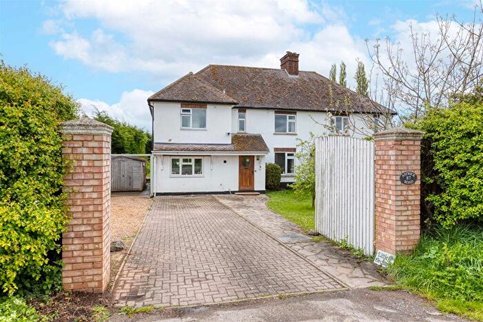 3 Bedroom Semi-Detached House To Rent In Astwick Road, Stotfold, Hitchin, SG5