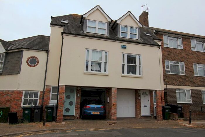 2 Bedroom Terraced House To Rent In Little Chelsea, BN21