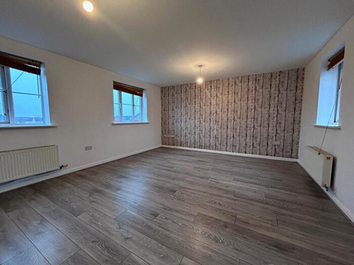 2 Bedroom Apartment To Rent In French's Avenue, Dunstable, Beds, LU6