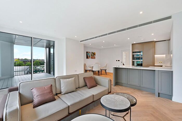 3 Bedroom Flat To Rent In Kings Tower, Chelsea Creek, London, SW6