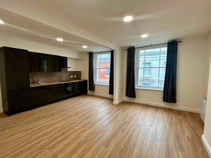 2 Bedroom Apartment To Rent In Butchers Row, OX16