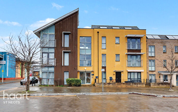 2 Bedroom Apartment For Sale In Station Square, St Neots, PE19