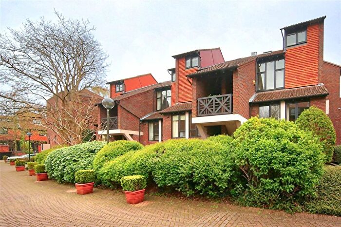 1 Bedroom Flat To Rent In Mallard Place, Twickenham, TW1