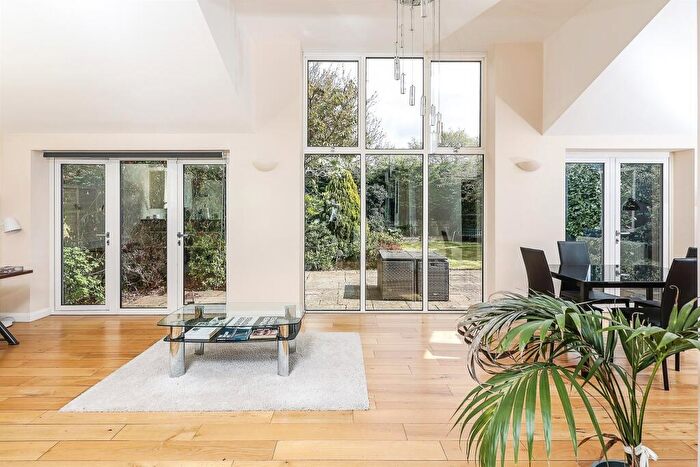 4 Bedroom Detached House For Sale In Sunnyside Lane, Balsall Common, Coventry, CV7