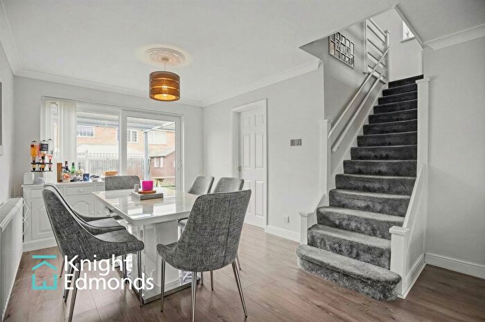 4 Bedroom Semi-detached House For Sale In Scott Close, Ditton, ME20