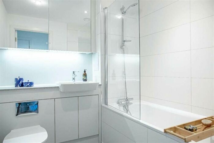 1 Bedroom Flat To Rent In Solomon Way, London, E1