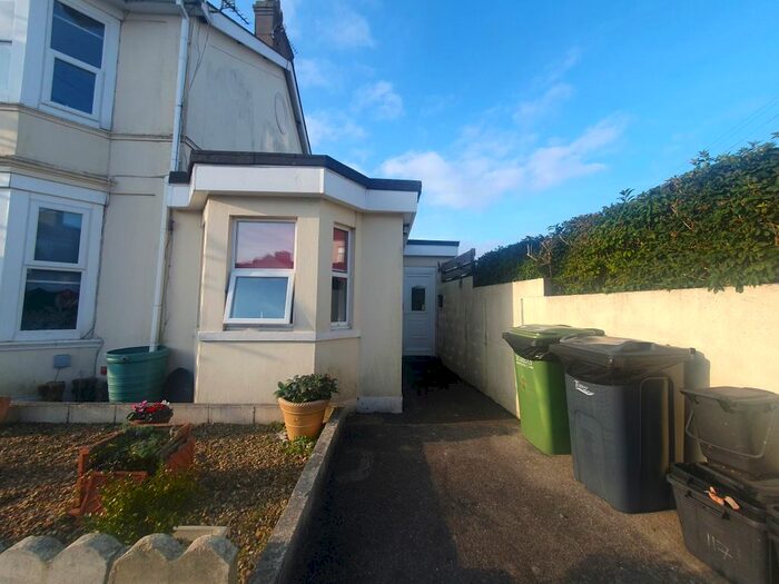 1 Bedroom Flat To Rent In Windsor Road, Torquay, TQ1