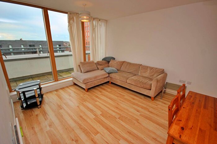 2 Bedroom Flat To Rent In Water Street, Manchester, M3