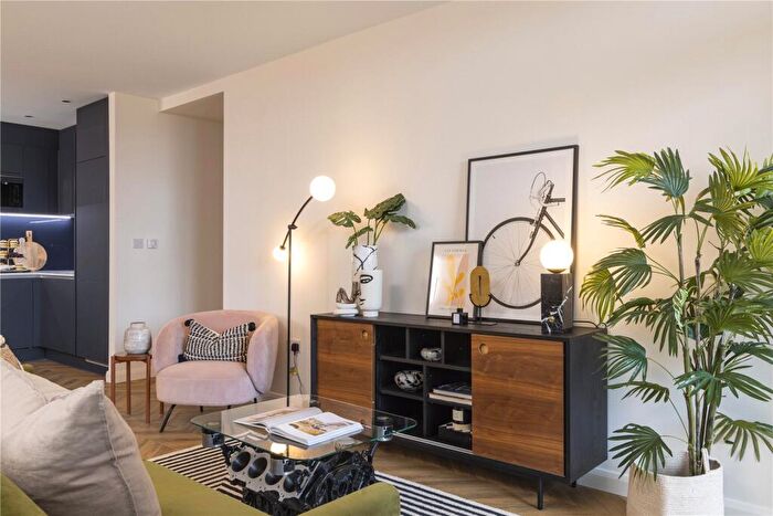 3 Bedroom Apartment For Sale In Cerulean Quarter, Manor Road, Canning Town, E16