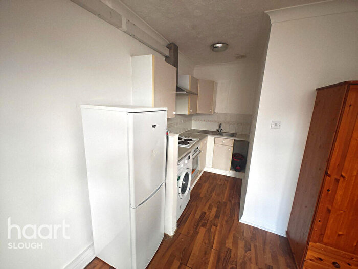 Studio To Rent In Hencroft Street South, Slough, SL1