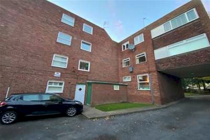 Flat To Rent In Poulevera House, L13 4bw***available With Zero Deposit***