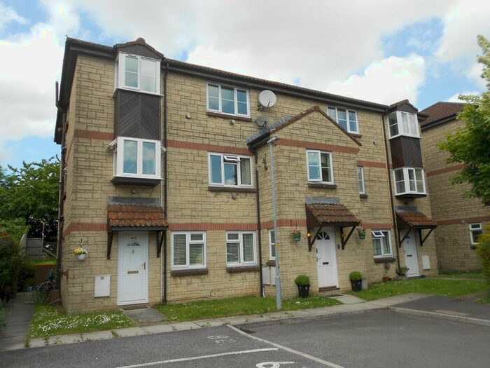 2 Bedroom Flat To Rent In Imberwood Close, Warminster, BA12