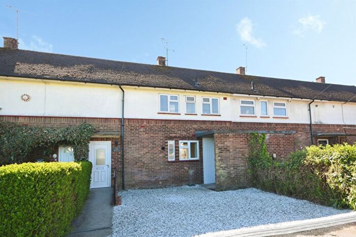 2 Bedroom Terraced House For Sale In Carisbrook Road, Pilgrims Hatch, Brentwood, CM15