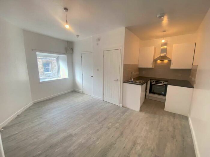 1 Bedroom Flat To Rent In Bath New Road, Radstock, Somerset, BA3