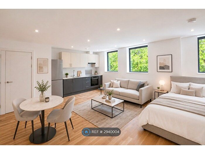 Studio To Rent In Seven Sisters Road, London, N15