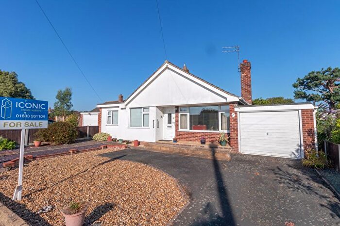 3 Bedroom Bungalow For Sale In Baldric Road, Taverham, Norwich, NR8