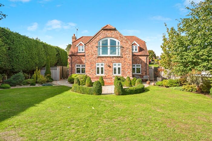 4 Bedroom Detached House For Sale In Old Bawtry Road, Finningley, Doncaster, DN9
