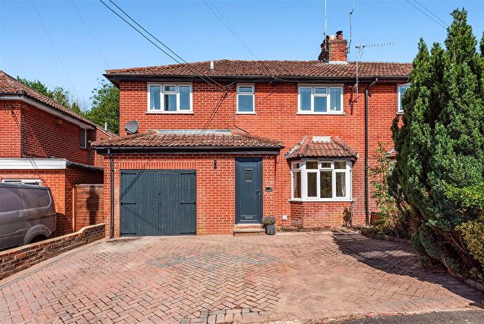 4 Bedroom Property For Sale In Lower Evingar Road, Whitchurch, RG28