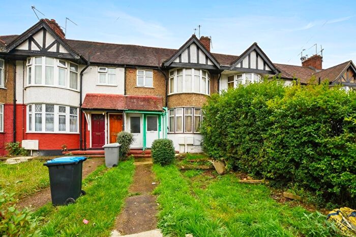 2 Bedroom Maisonette To Rent In Braemar Avenue, London, NW10