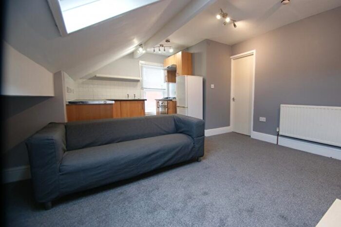 1 Bedroom Flat To Rent In Meanwood Road, Meanwood, Leeds, LS7