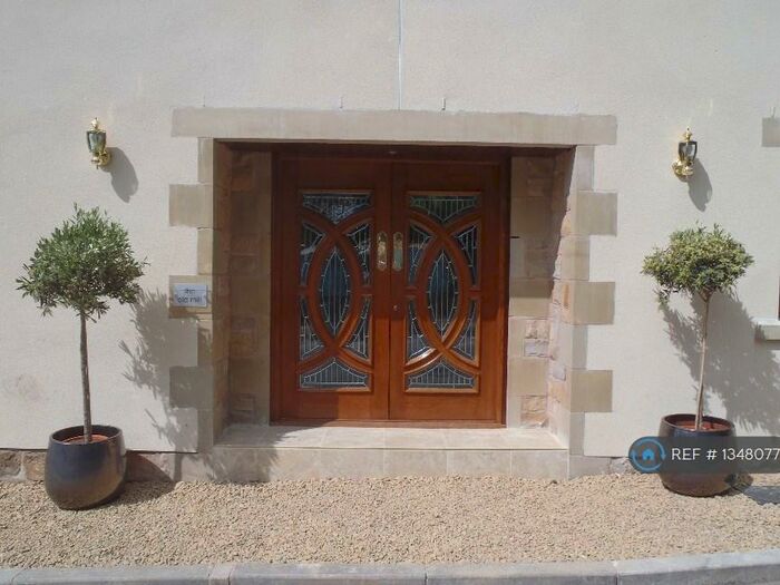 2 Bedroom Flat To Rent In Knowle Green, Preston, PR3