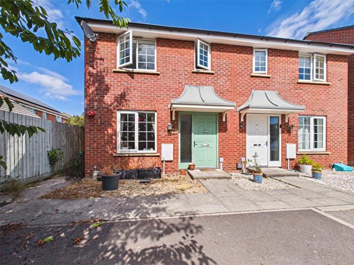 3 Bedroom Semi-Detached House For Sale In Fauld Drive Kingsway, Quedgeley, Gloucester, Gloucestershire, GL2
