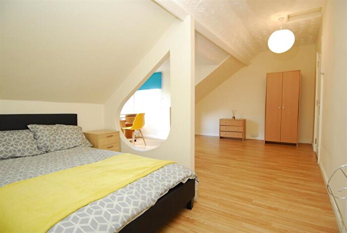 3 Bedroom Flat To Rent In Tff Alexandra Road, Mutley, Plymouth, PL4