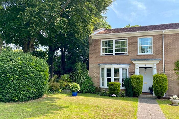 4 Bedroom Town House For Sale In Halton Close, Bransgore, BH23