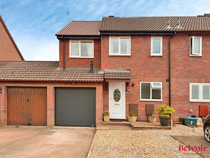 3 Bedroom End Of Terrace House For Sale In Peacock Close, Cheltenham, GL51