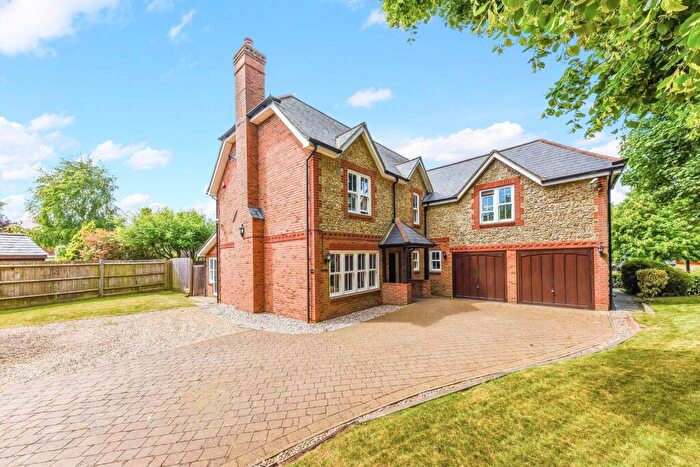 6 Bedroom Detached House To Rent In Netherne Drive, Coulsdon, CR5