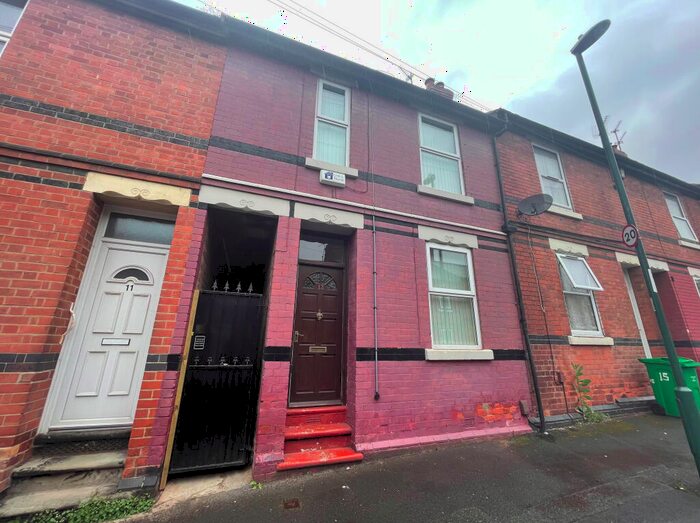 3 Bedroom Terraced House To Rent In Chandos Street, NG3