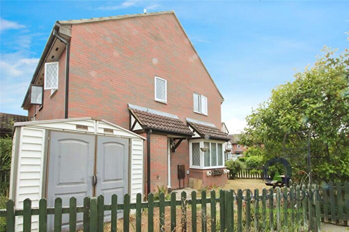 2 Bedroom End Of Terrace House To Rent In Queensbury Close, Bedford, Bedfordshire, MK40