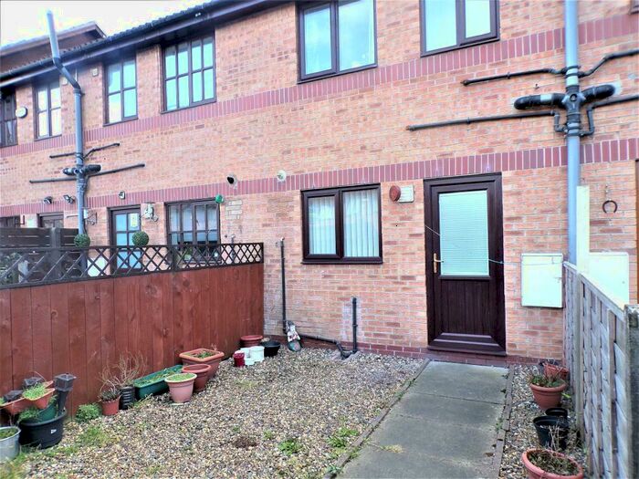 2 Bedroom Terraced House For Sale In Cave Street, Hull, HU5