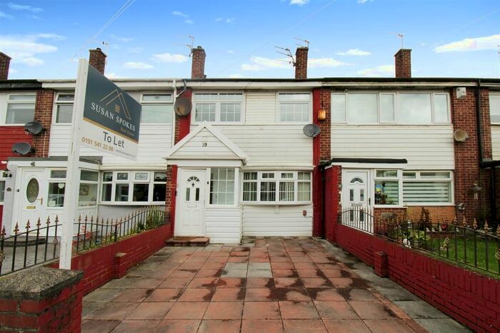 3 Bedroom Property To Rent In Finchale Terrace, Jarrow, NE32