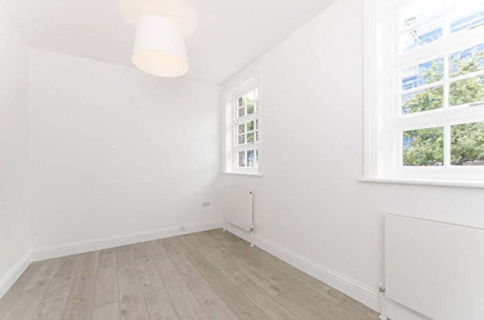2 Bedroom Flat To Rent In Old Sailors House, Limehouse, London, E14
