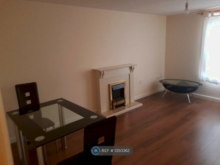 2 Bedroom Flat To Rent In Marathon Way, London, SE28