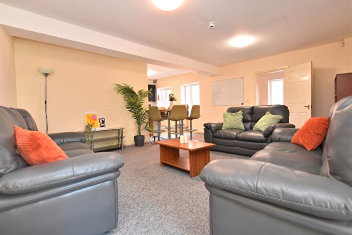 6 Bedroom Terraced House To Rent In Tyndalls Park Road, Bristol, BS8