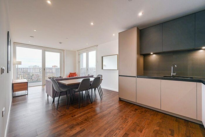 2 Bedroom Flat For Sale In Kingswood Apartments, Grove Street, Rotherhithe, London, SE8