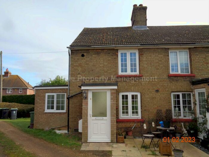 2 Bedroom Cottage To Rent In Mogerhanger, MK44
