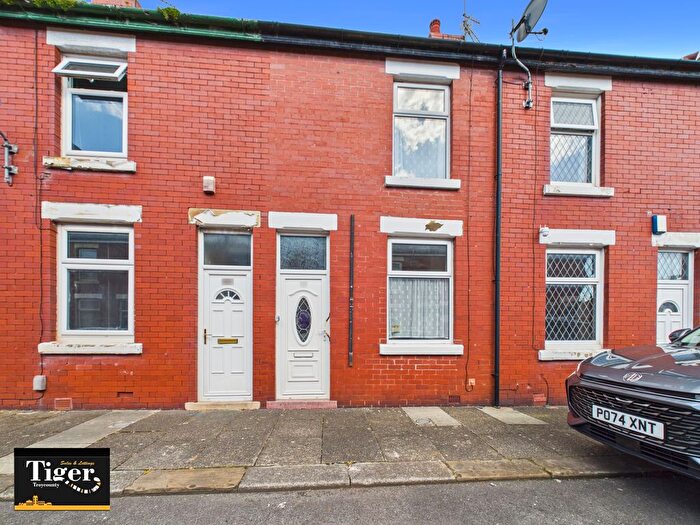 2 Bedroom Terraced House For Sale In Whittaker Avenue, Blackpool, FY3