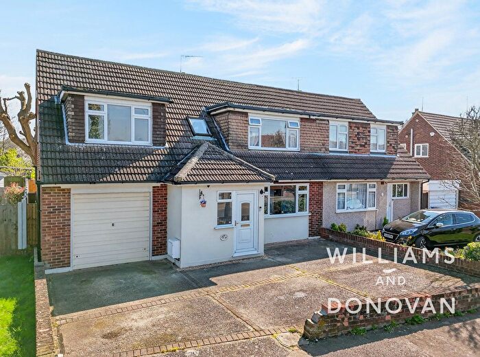 4 Bedroom Semi Detached House For Sale In Exmouth Drive, Rayleigh, SS6